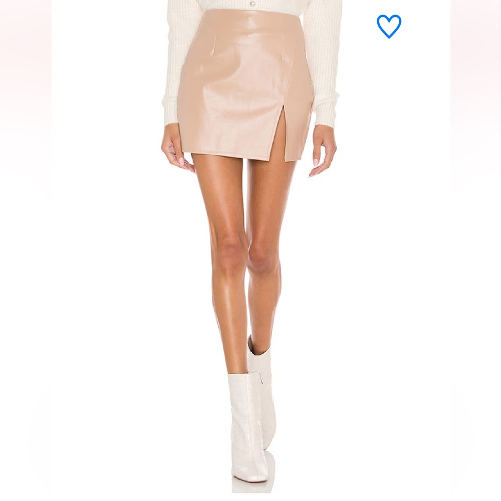 Superdown Trinity faux leather skirt in nude beige ✨